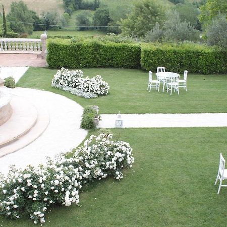 Hotel Villa Castellani Mogliano Bagian luar foto