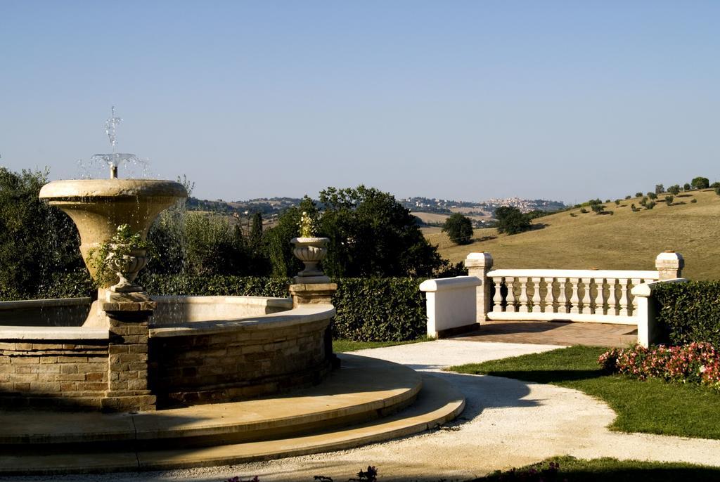 Hotel Villa Castellani Mogliano Bagian luar foto